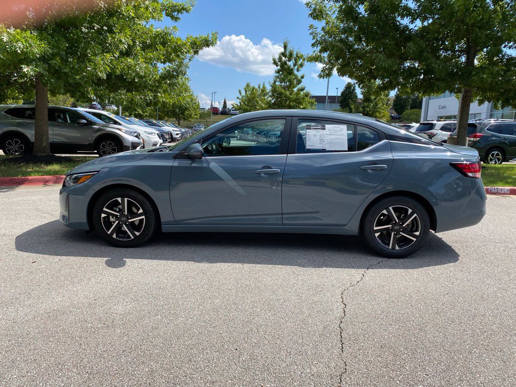 Used 2025 Nissan Sentra SV FWD image 4