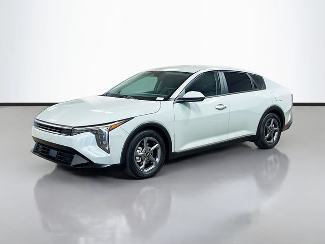 Certified 2025 Kia K4 FWD image 3
