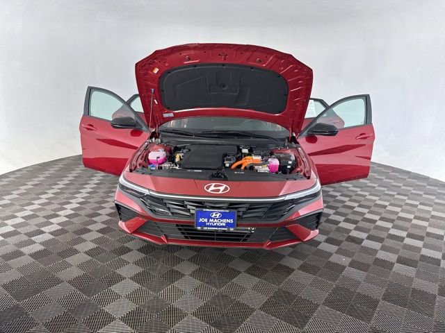 Used 2025 Hyundai Elantra SEL FWD image 15