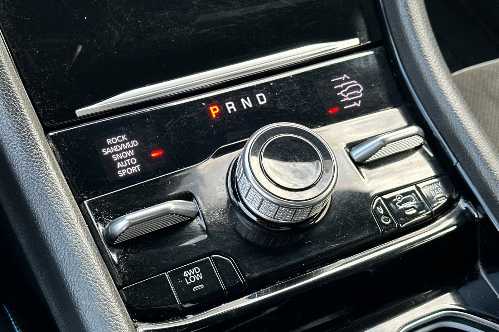 Used 2023 Jeep Grand Cherokee Trailhawk image 30