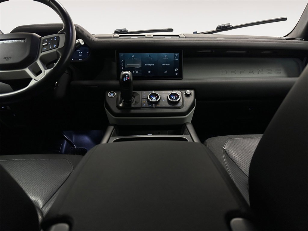 Used 2020 Land Rover Defender 110 SE image 11