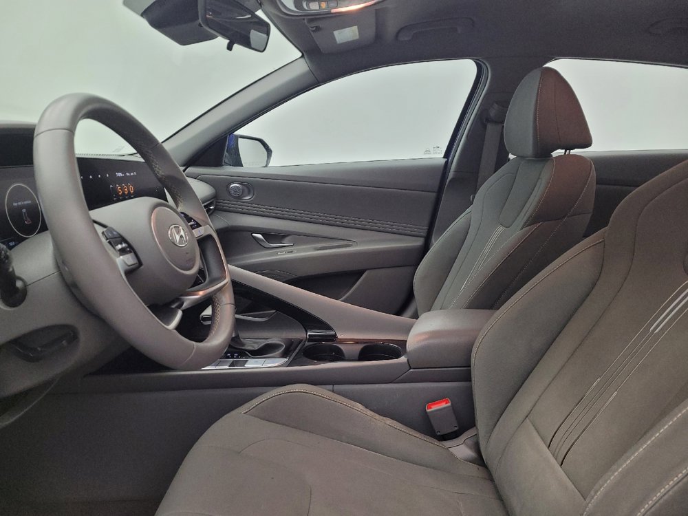 Used 2023 Hyundai Elantra SEL w/ Convenience Package image 17