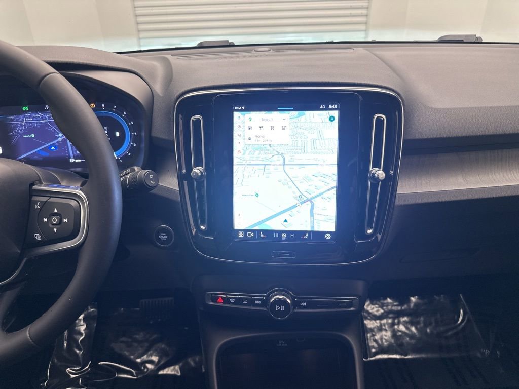 Used 2023 Volvo XC40 B5 Core image 20