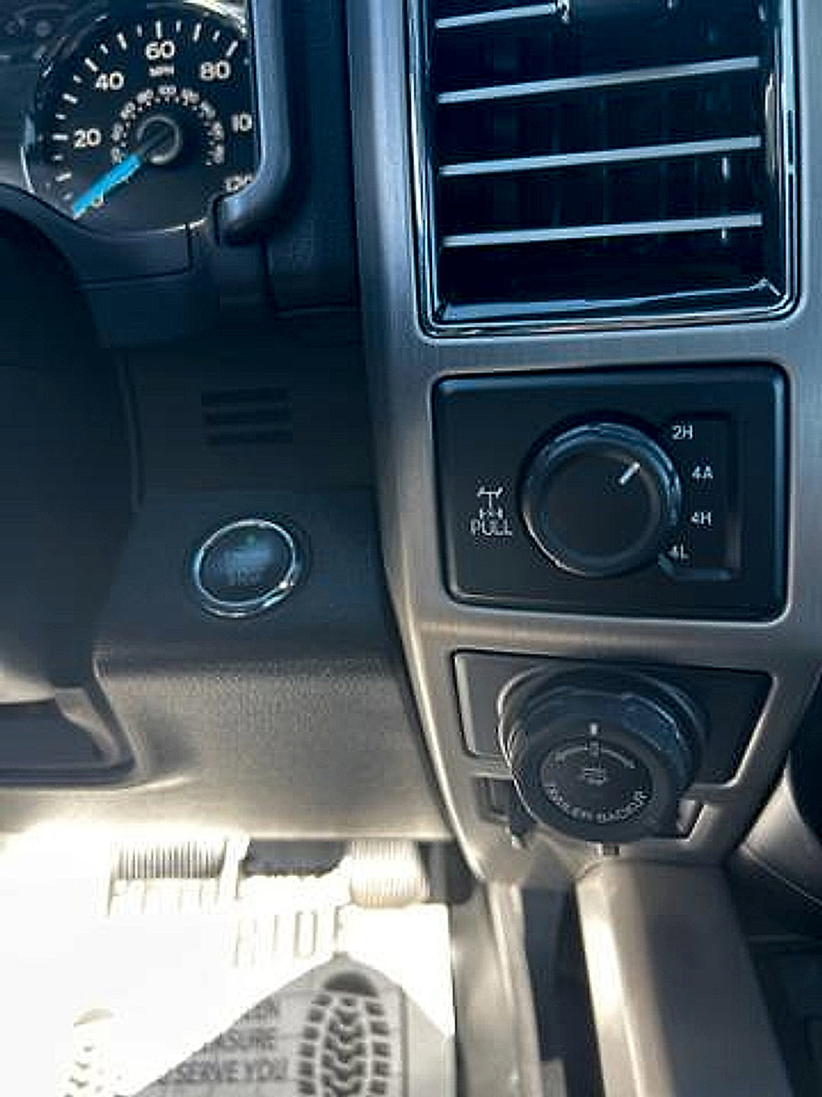 Used 2018 Ford F150 Platinum w/ Equipment Group 701A Luxury image 22