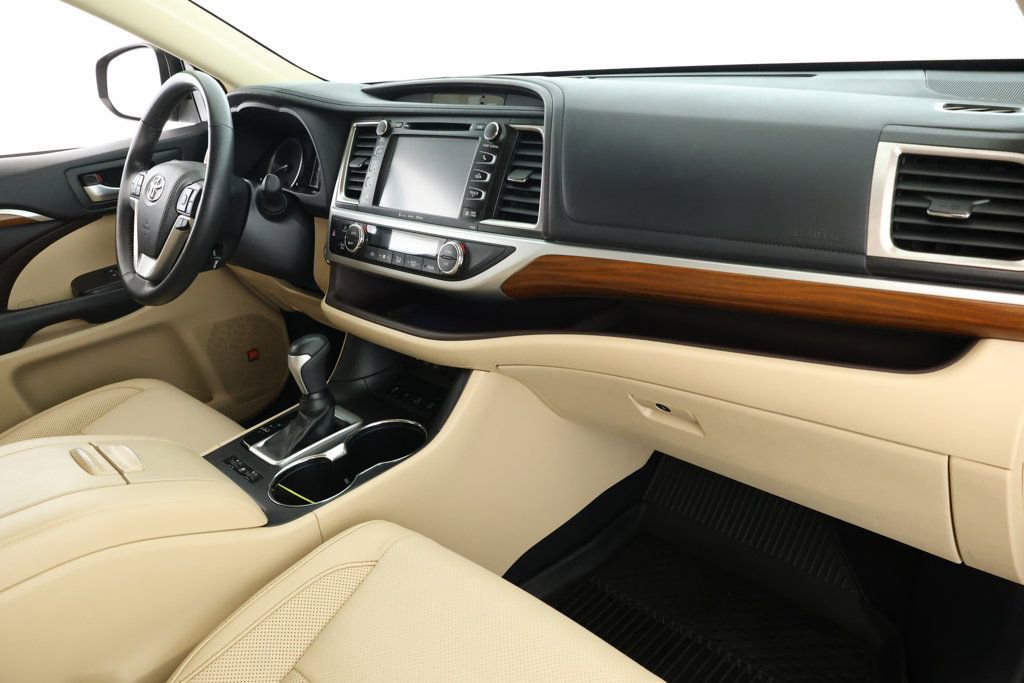 Used 2019 Toyota Highlander Limited Platinum image 26