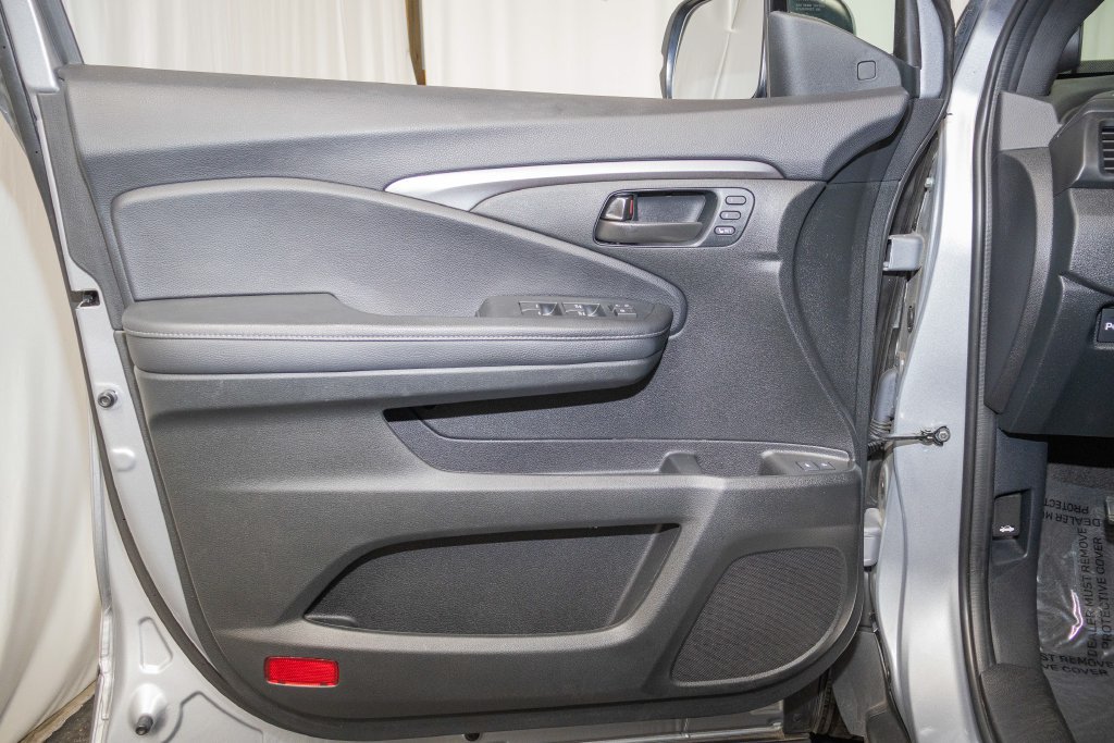 Used 2023 Honda Passport EX-L image 10