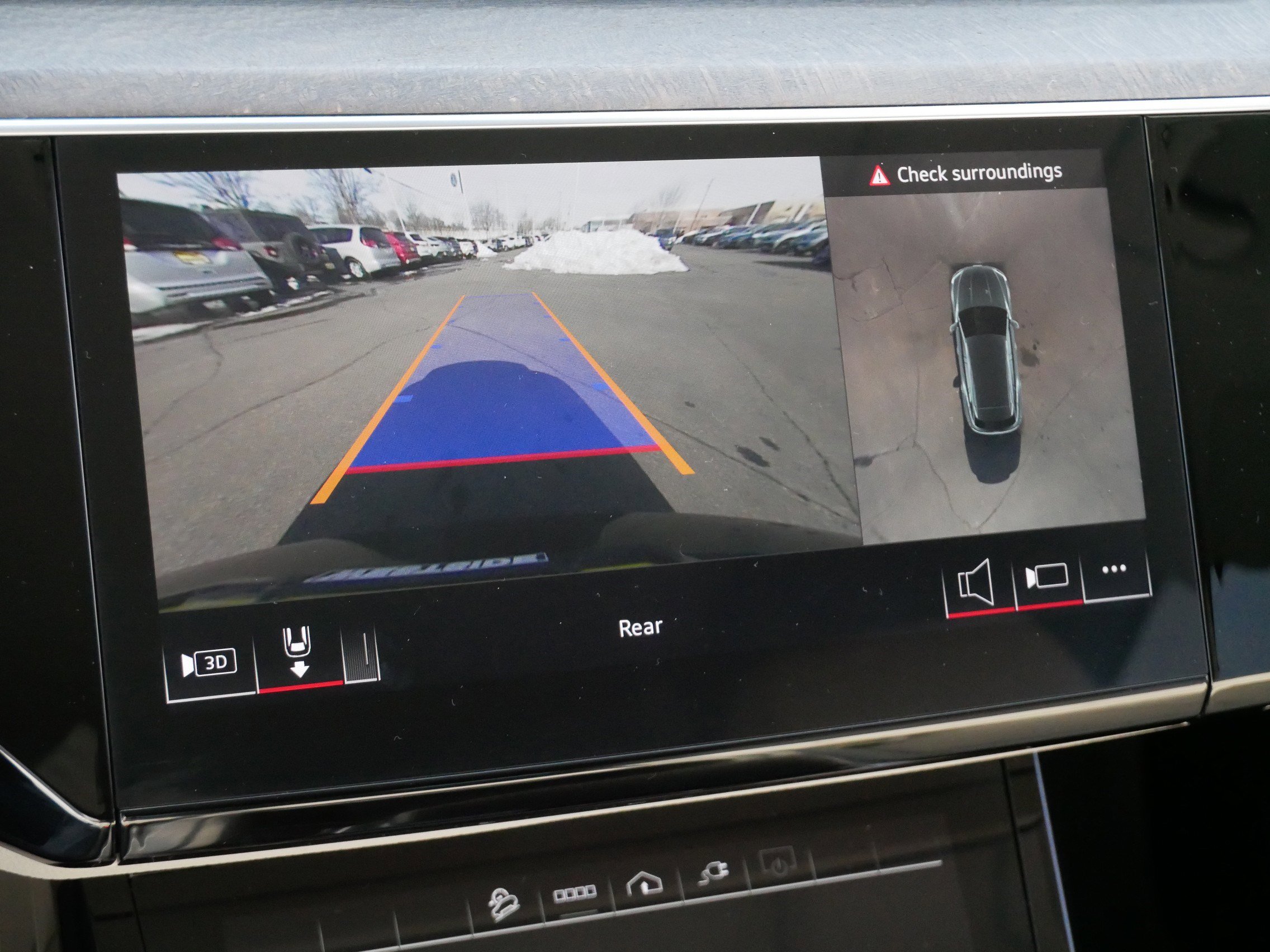 Used 2024 Audi Q8 e-tron Premium Plus image 29