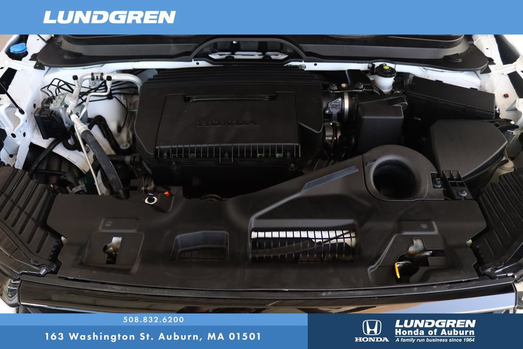 Used 2025 Honda Pilot Sport image 32