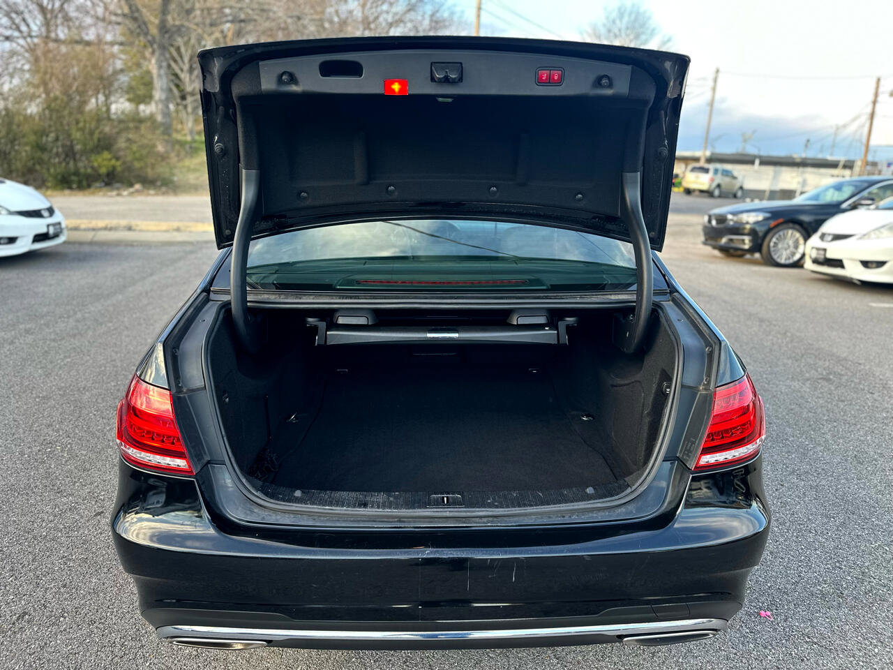 Used 2016 Mercedes-Benz E 400 Sedan image 40