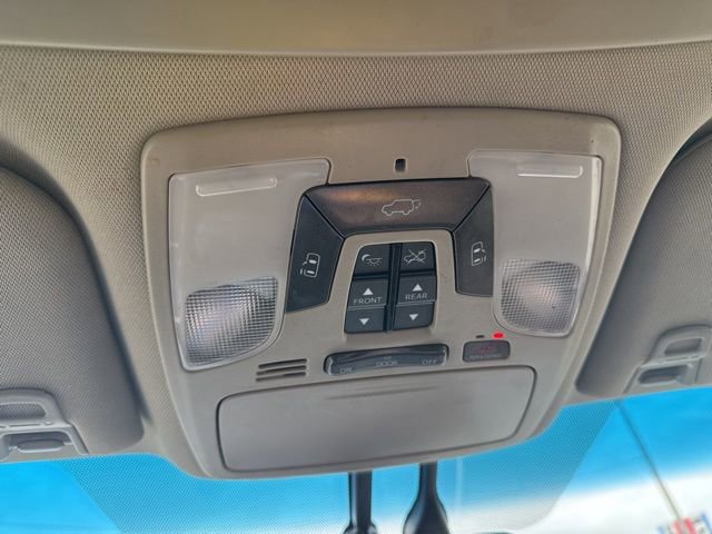 Used 2016 Toyota Sienna Limited Premium image 31