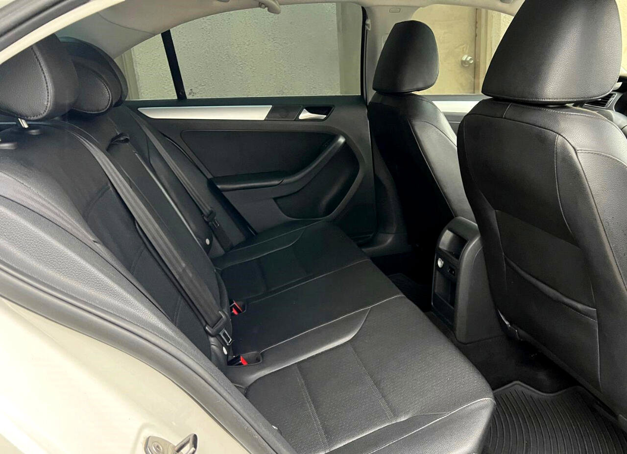 Used 2013 Volkswagen Jetta SE image 17