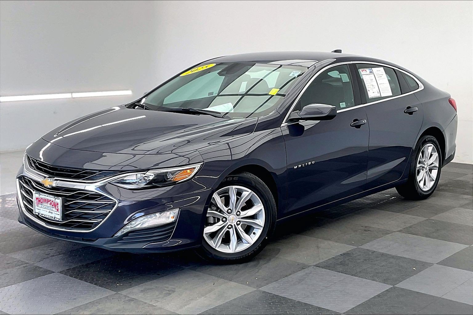 Used 2025 Chevrolet Malibu LT FWD image 12