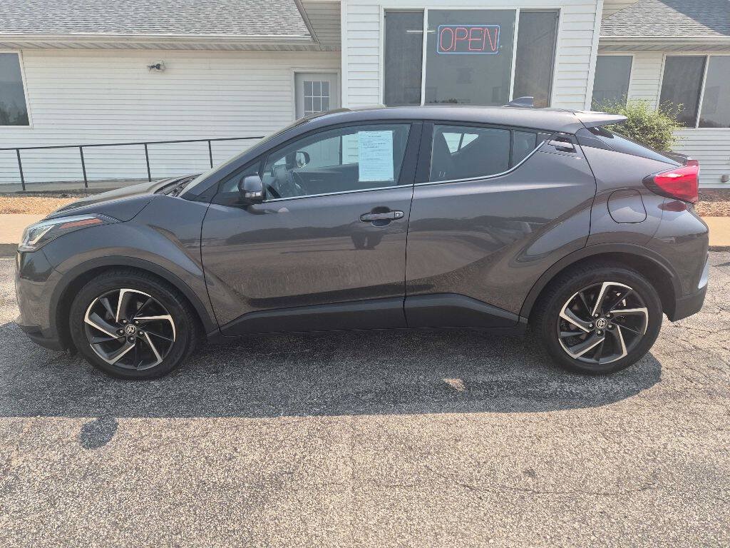 Used 2021 Toyota C-HR Limited FWD image 2