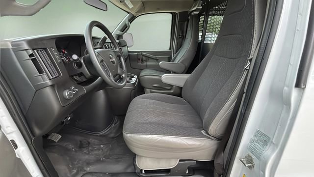 Used 2024 GMC Savana 2500 w/ Driver Convenience Package RWD image 20
