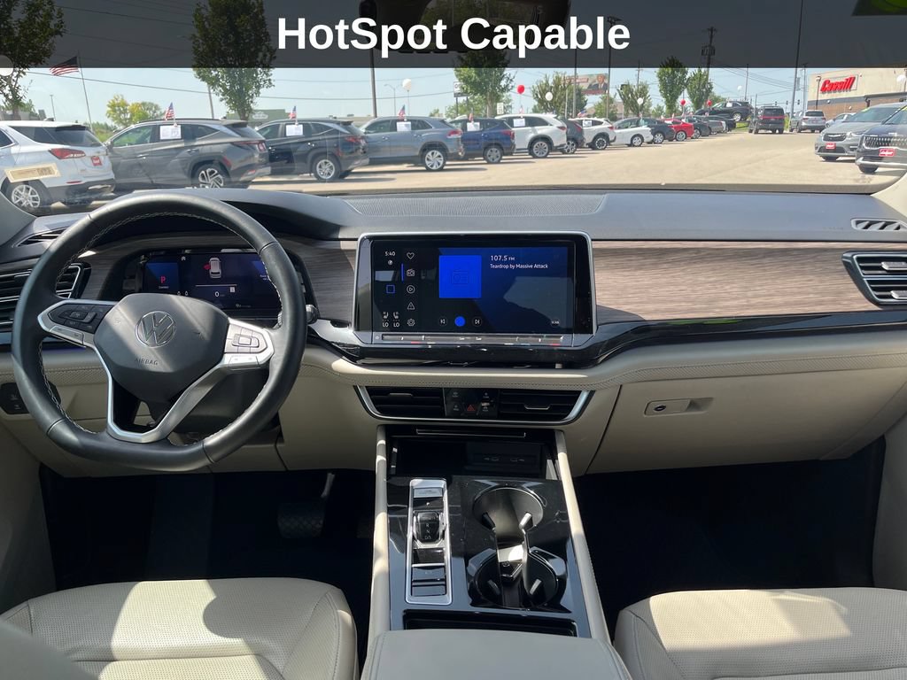 Used 2024 Volkswagen Atlas SEL AWD/4WD image 16