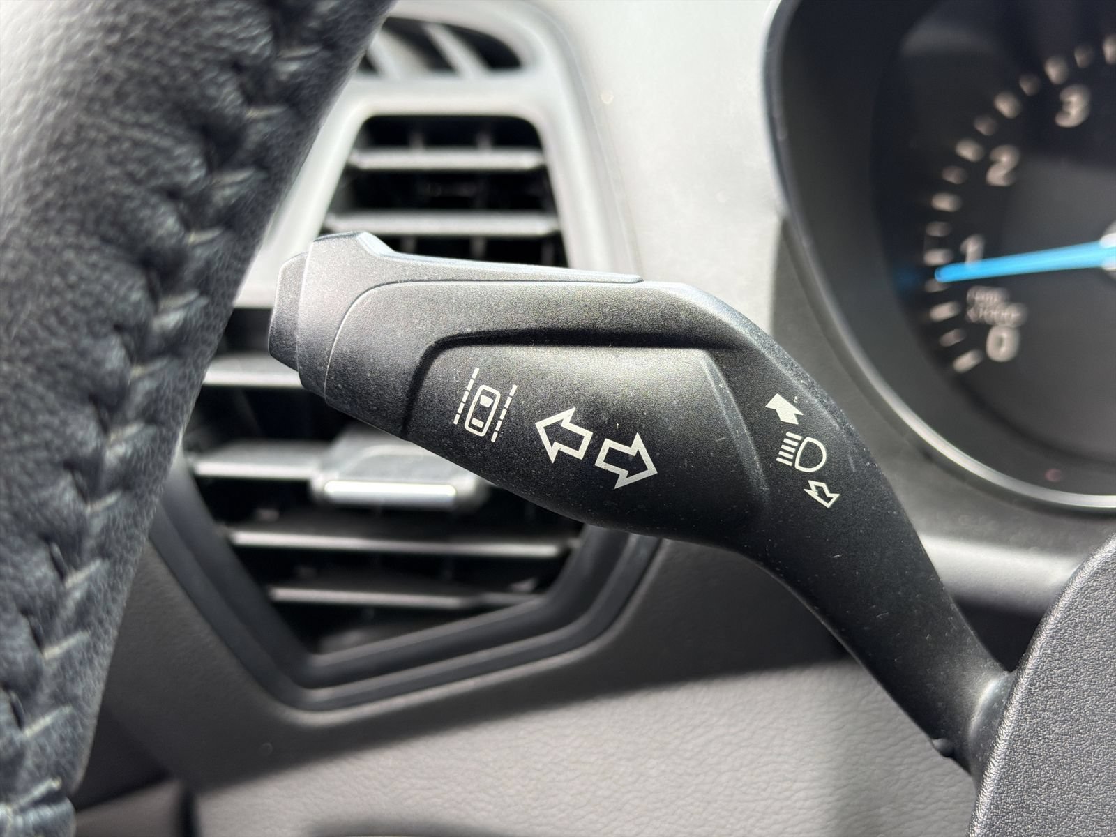 Used 2019 Ford Escape SEL FWD image 27
