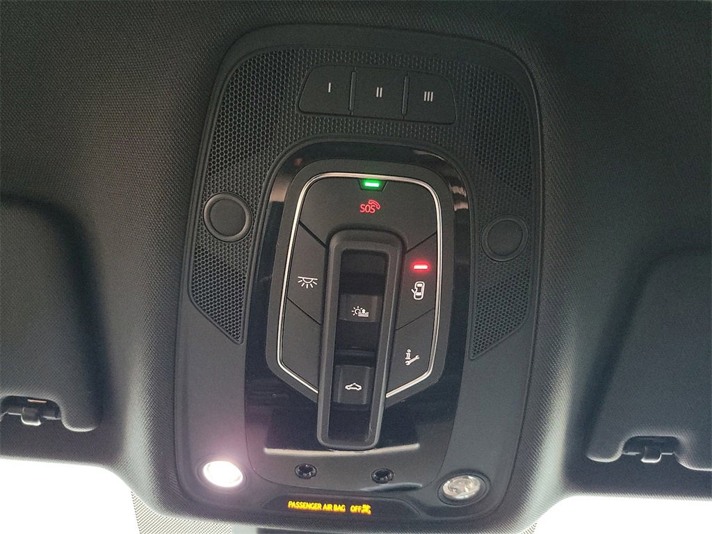 Used 2020 Audi SQ5 Prestige w/ Prestige Package image 17