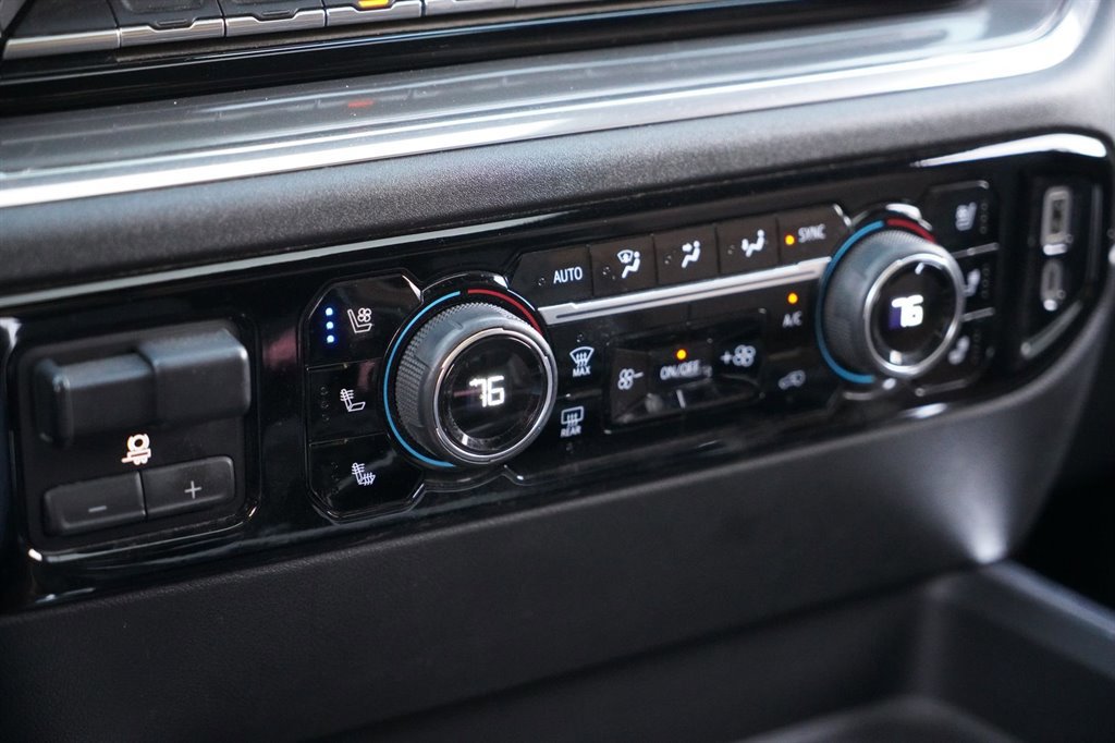 Used 2024 Chevrolet Silverado 3500 High Country w/ Technology Package image 29