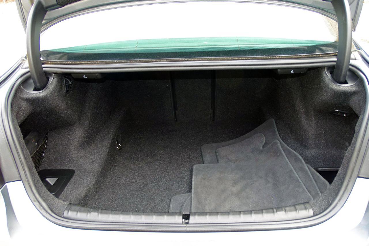 Used 2023 BMW 540i w/ Executive Package image 27