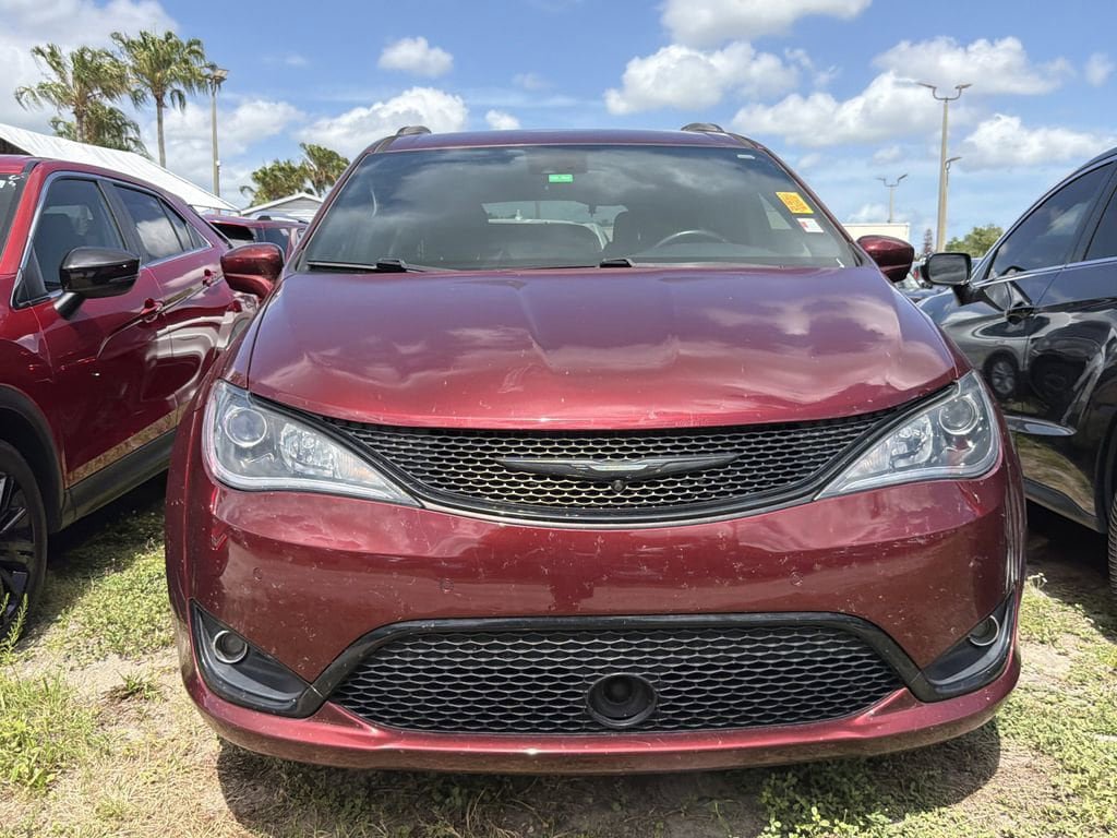 Used 2019 Chrysler Pacifica Touring-L w/ Advanced Safetytec Group FWD image 2