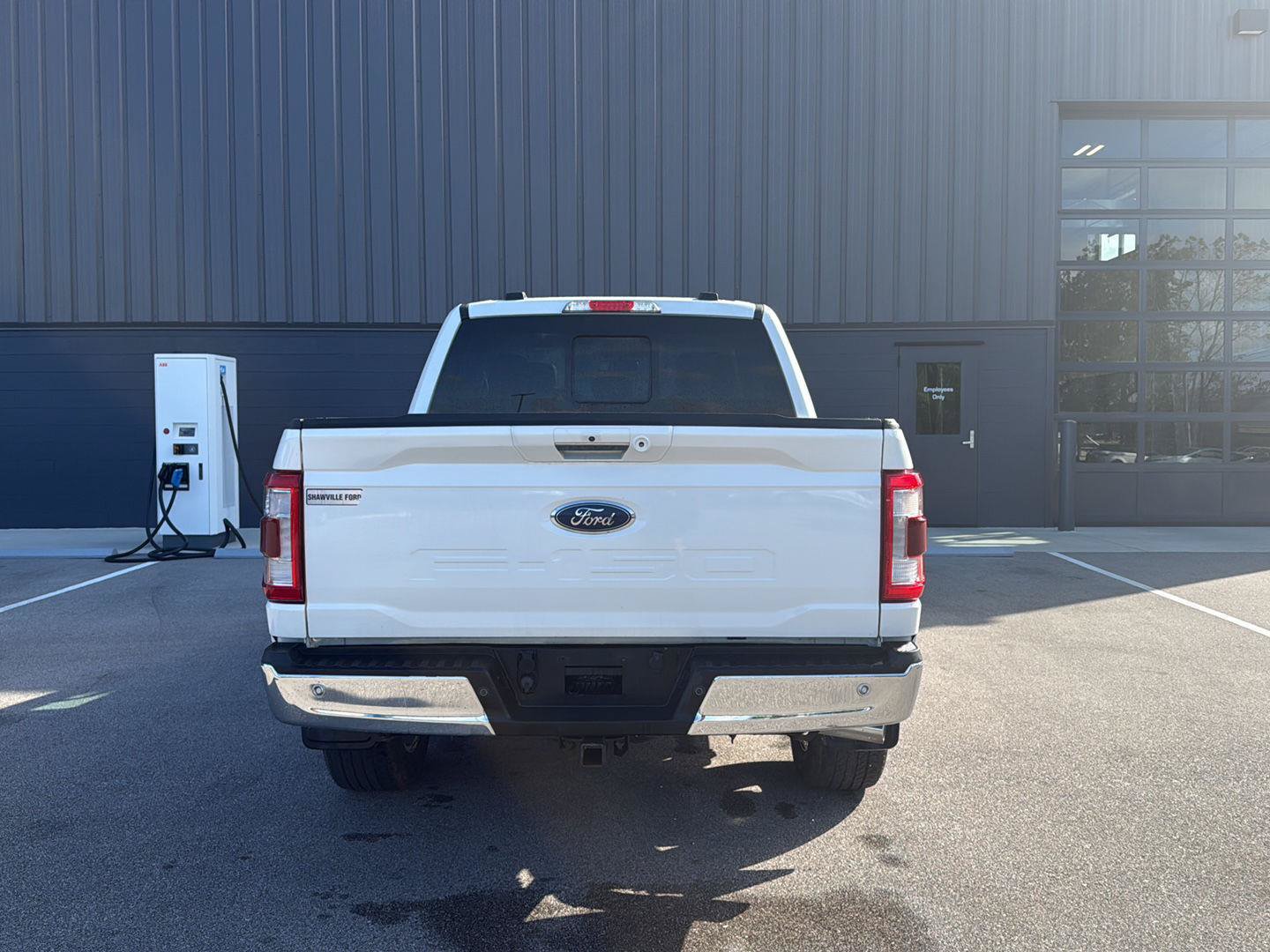 Used 2021 Ford F150 Lariat w/ Equipment Group 502A High AWD/4WD image 4