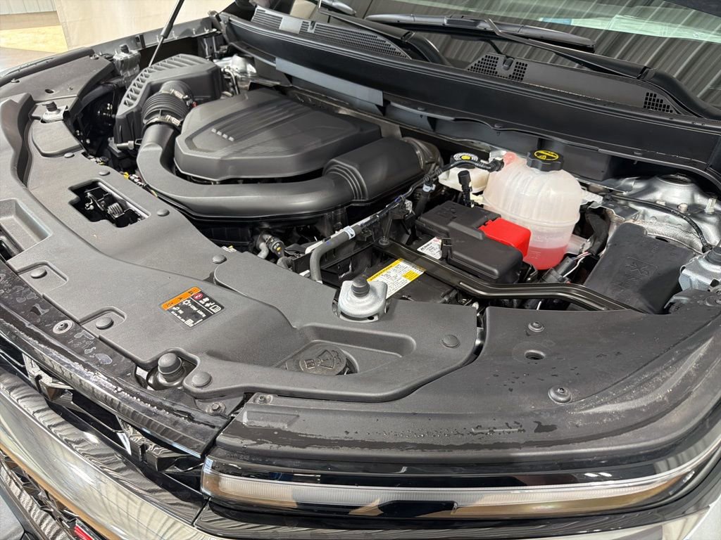 Certified 2025 Chevrolet Traverse Z71 w/ Driver Confidence Package image 42
