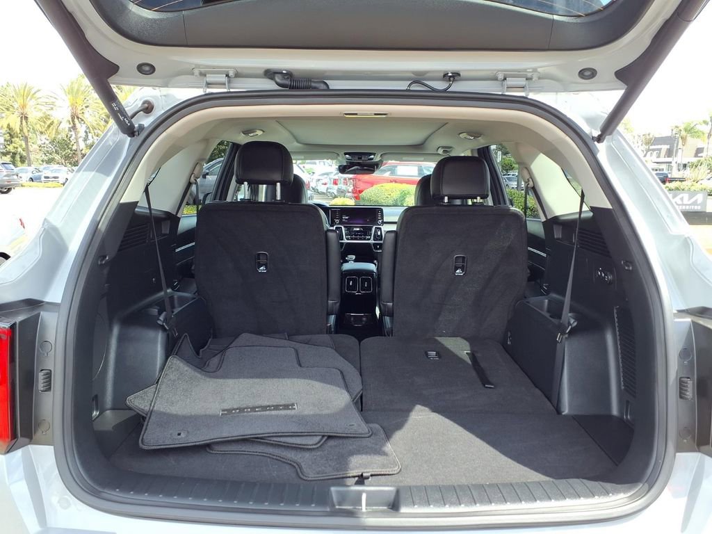 Certified 2023 Kia Sorento SX image 24