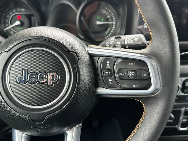 Used 2024 Jeep Wrangler Unlimited Sahara w/ Technology Group image 24