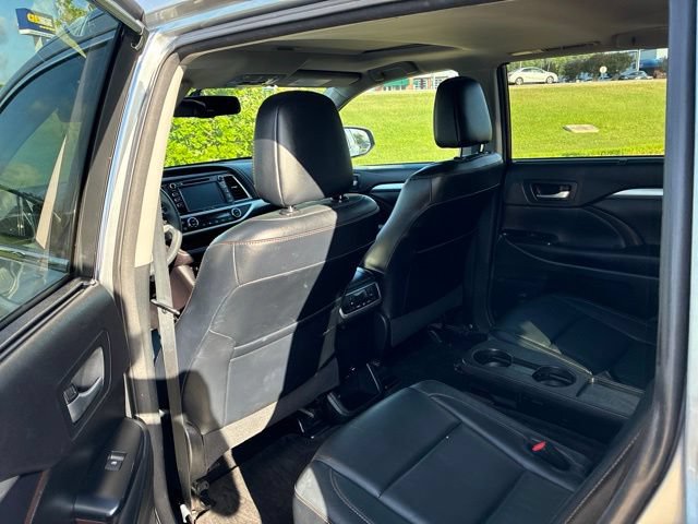 Used 2016 Toyota Highlander XLE FWD image 9