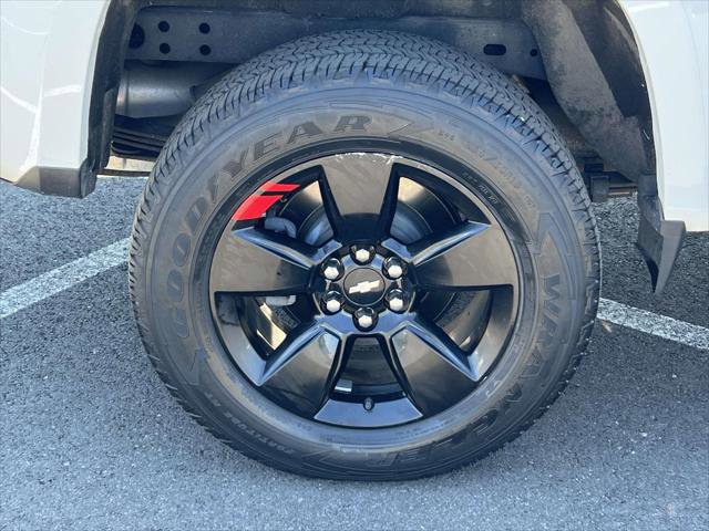 Used 2022 Chevrolet Colorado LT w/ Redline Special Edition AWD/4WD image 9