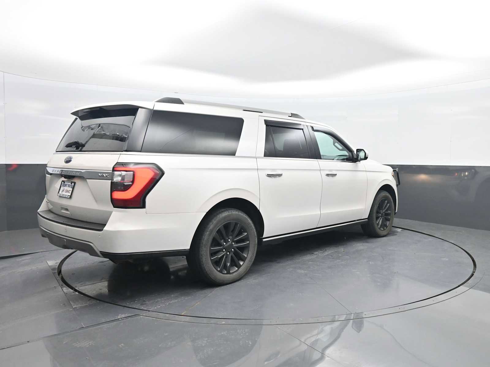 Used 2019 Ford Expedition Max Limited w/ Equipment Group 301A AWD/4WD image 8