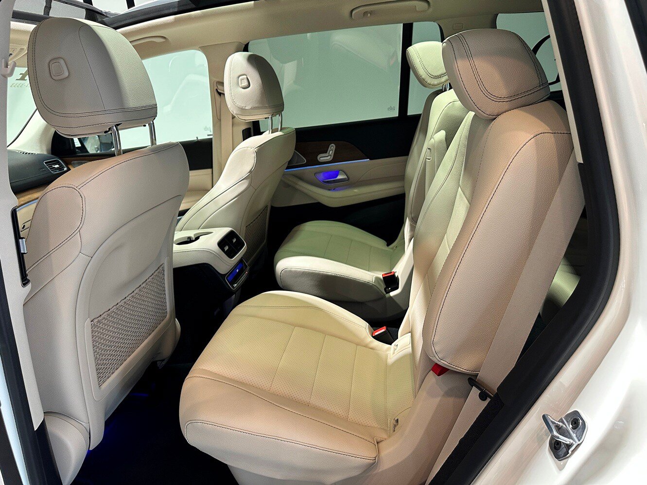 Certified 2024 Mercedes-Benz GLS 450 4MATIC image 33