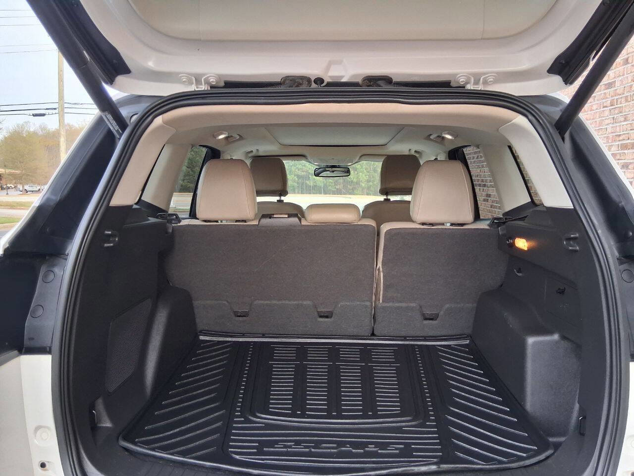 Used 2017 Ford Escape Titanium image 13