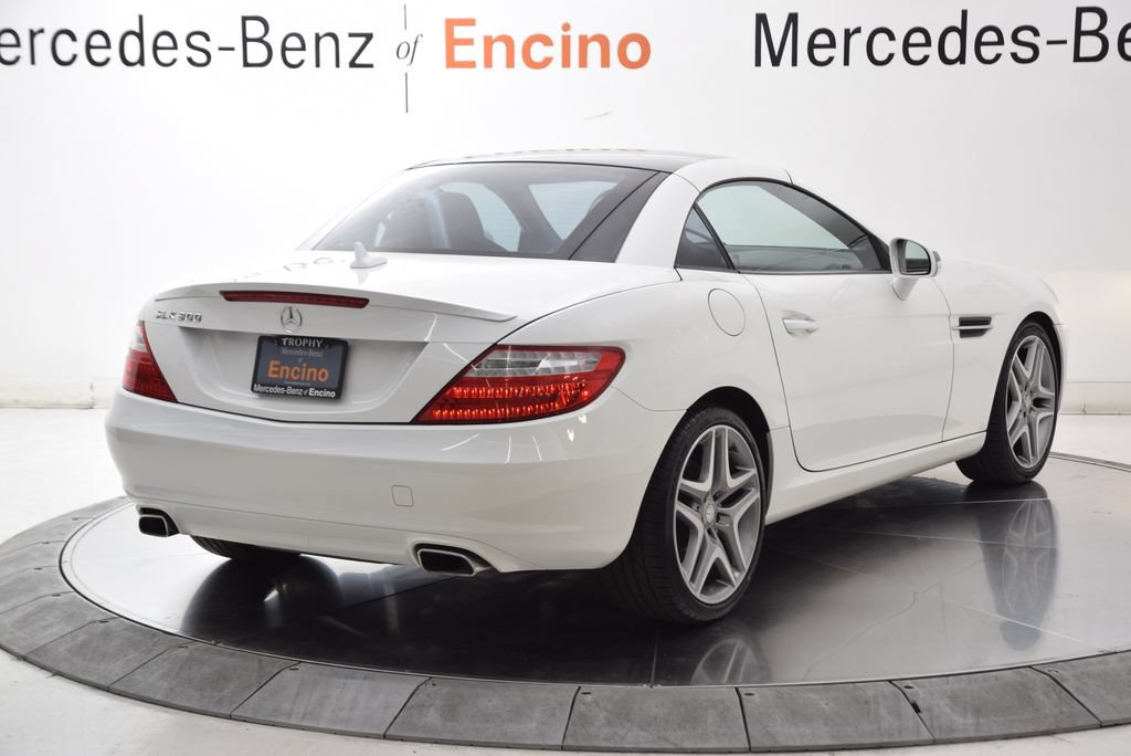 Used 2016 Mercedes-Benz SLK 300 image 6