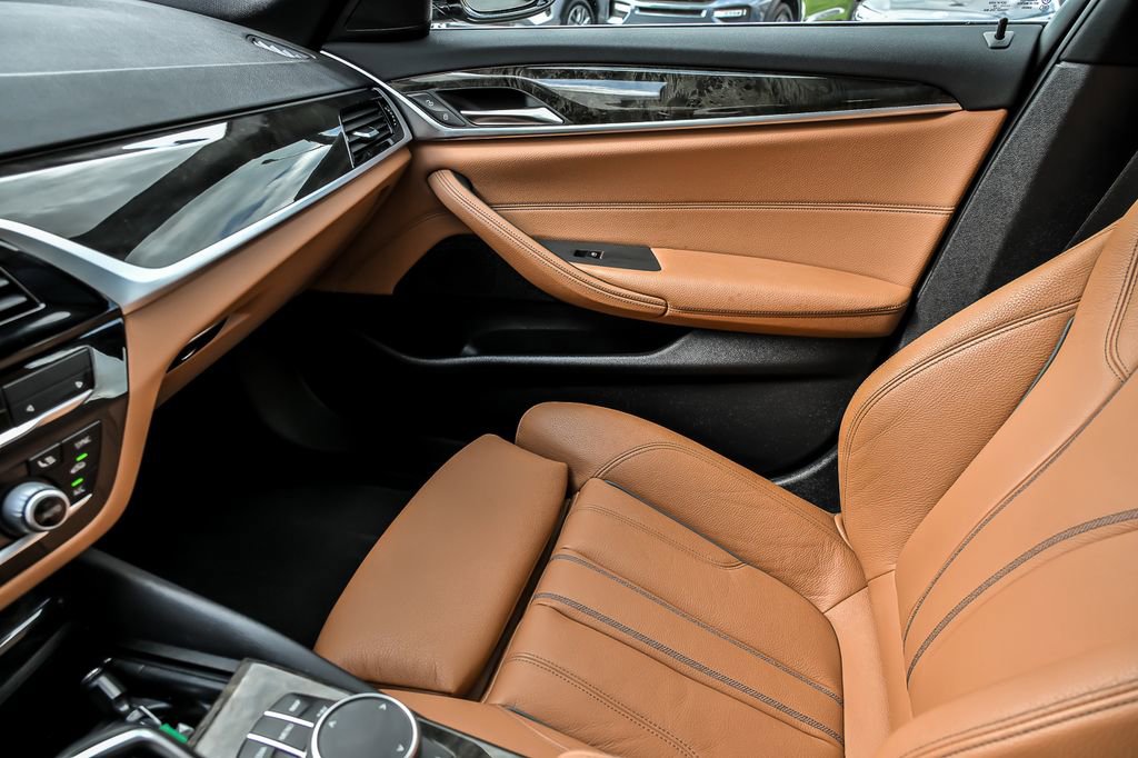 Used 2020 BMW 530i xDrive w/ Convenience Package AWD/4WD image 28
