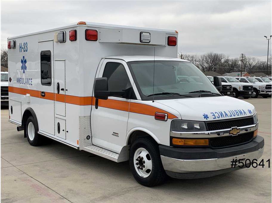Used 2014 Chevrolet Express 4500 w/ Ambulance Package RWD image 3