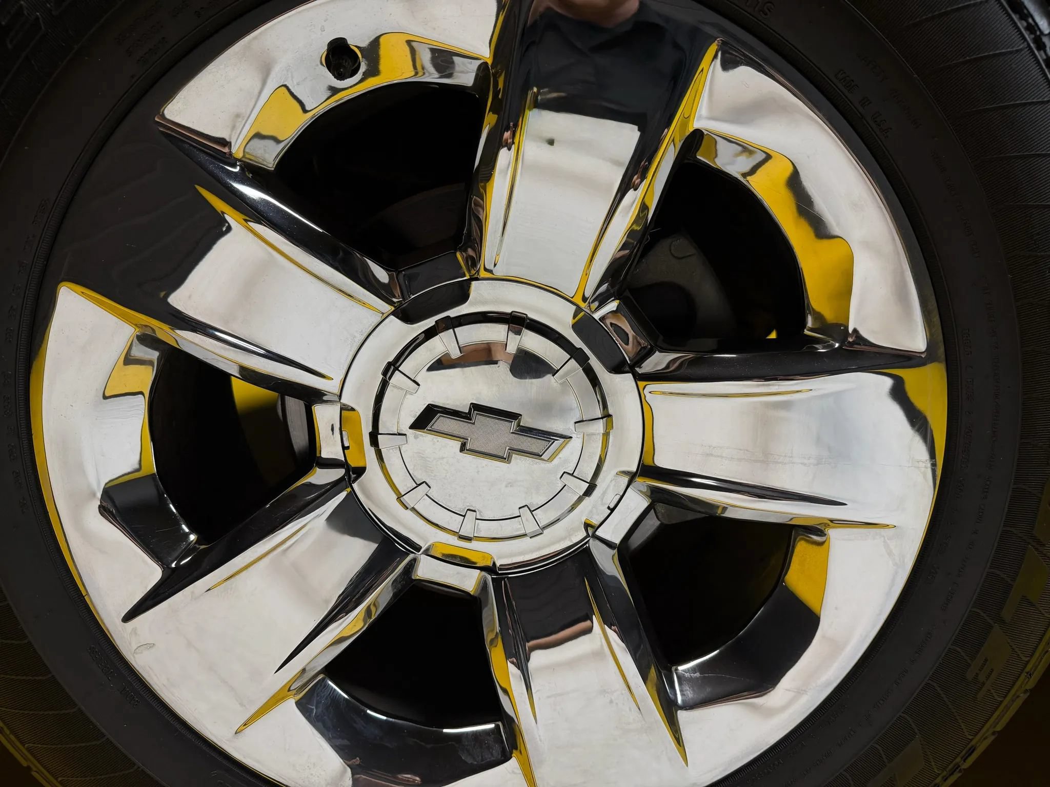 Used 2016 Chevrolet Suburban LTZ RWD image 35