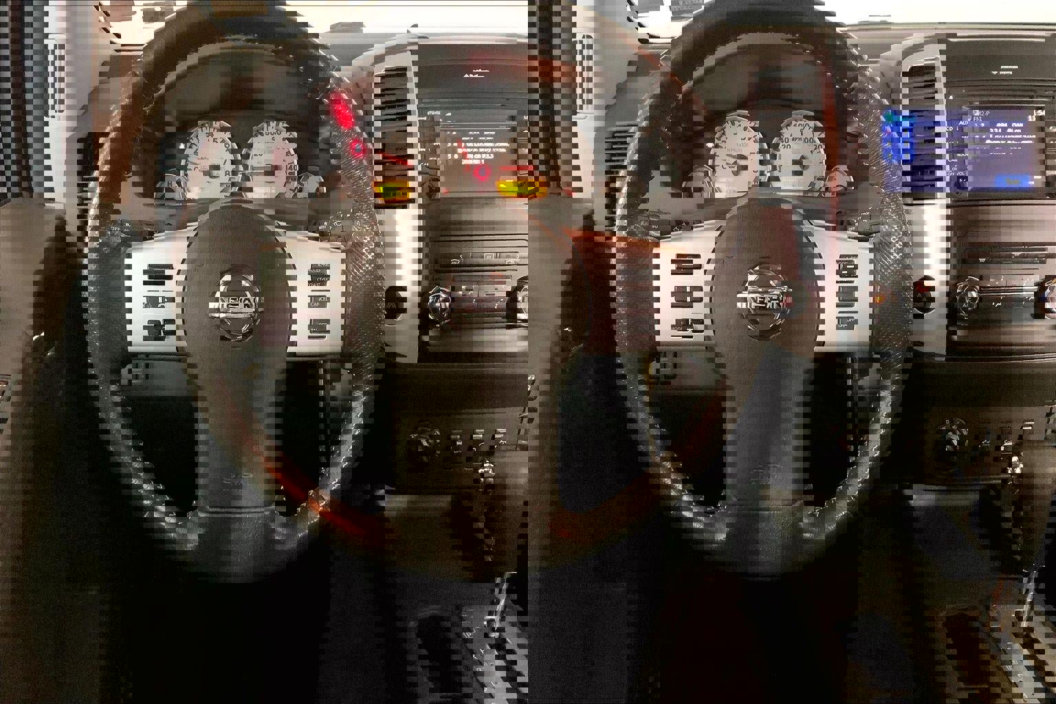 Used 2013 Nissan Xterra PRO-4X w/ Pro-4x Leather Pkg image 5