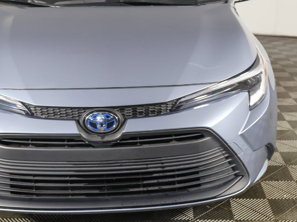 Used 2023 Toyota Corolla LE image 11