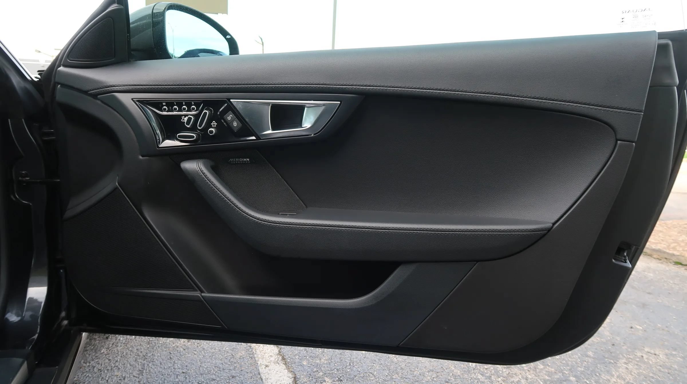 Used 2016 Jaguar F-TYPE Convertible RWD image 42