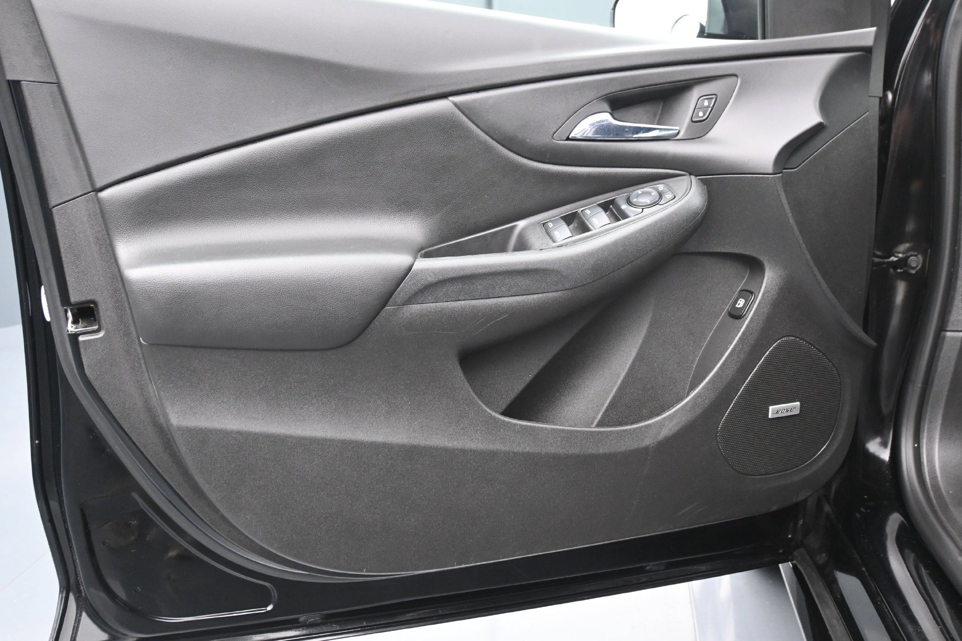 Used 2017 Chevrolet Volt Premier FWD image 16