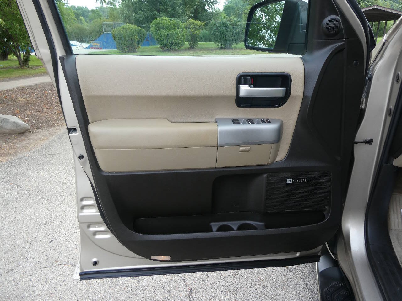 Used 2008 Toyota Sequoia Limited AWD/4WD image 24
