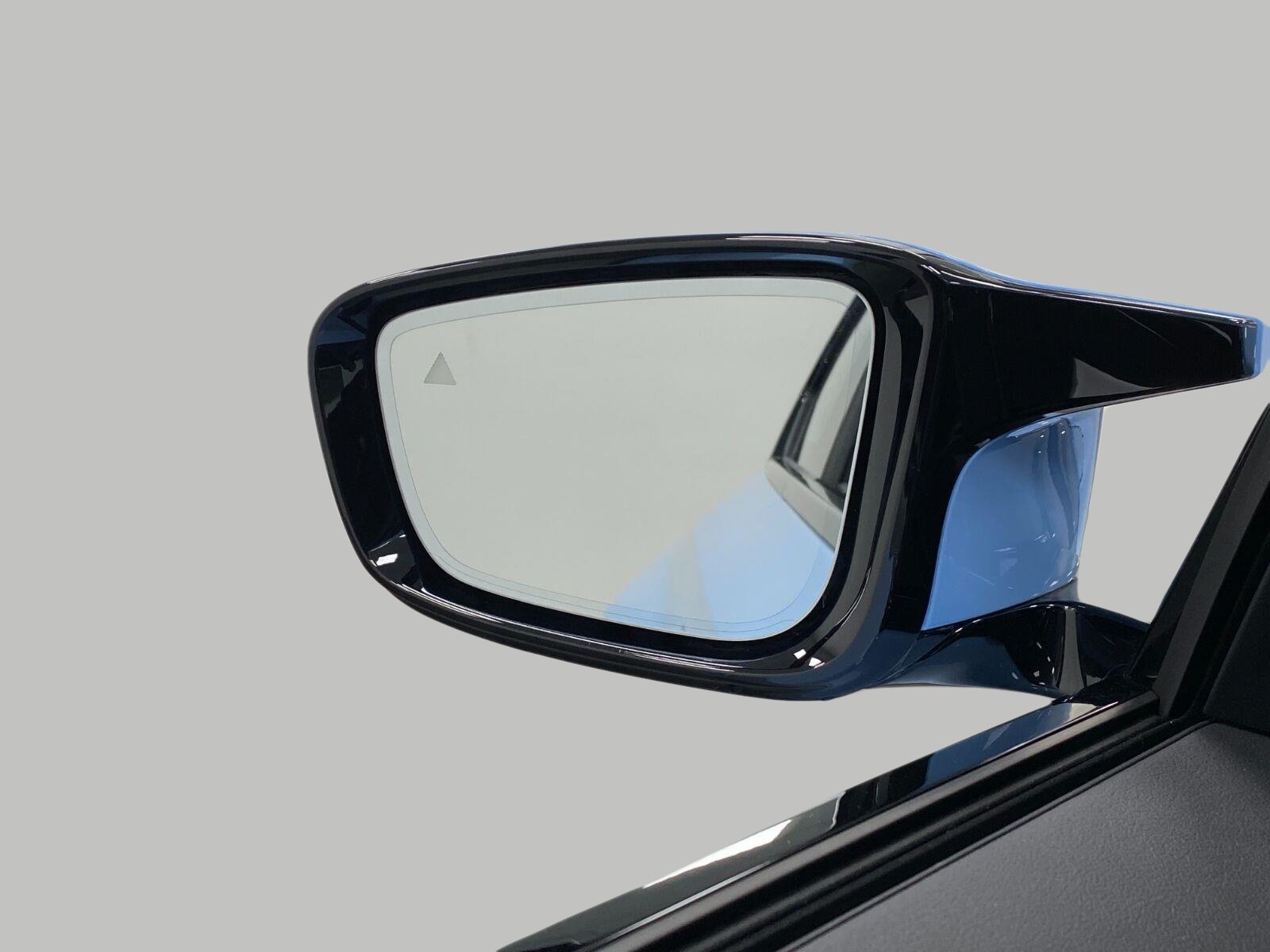New 2026 BMW M2 w/ Lighting Package RWD image 18