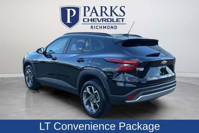 Used 2025 Chevrolet Trax LT w/ LT Convenience Package image 5
