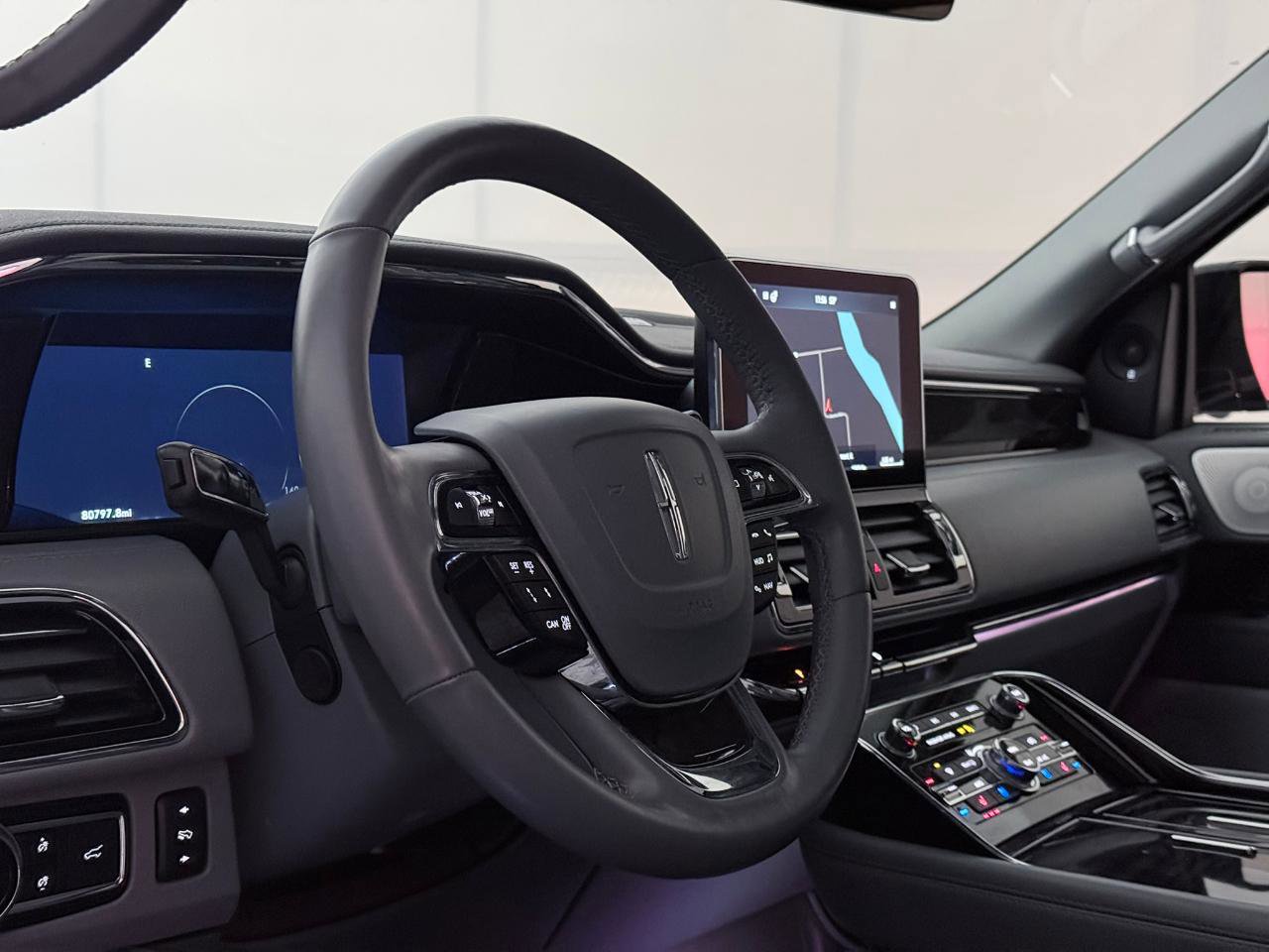 Used 2019 Lincoln Navigator Reserve image 19