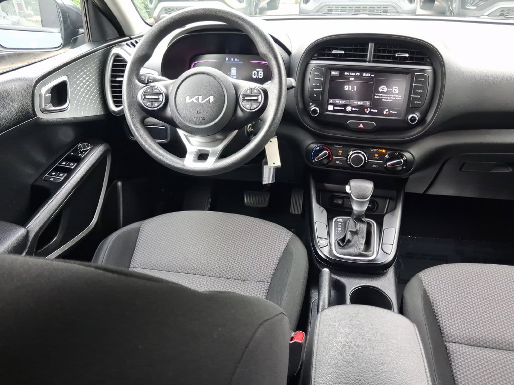 Used 2024 Kia Soul LX w/ Option Group 015 FWD image 15