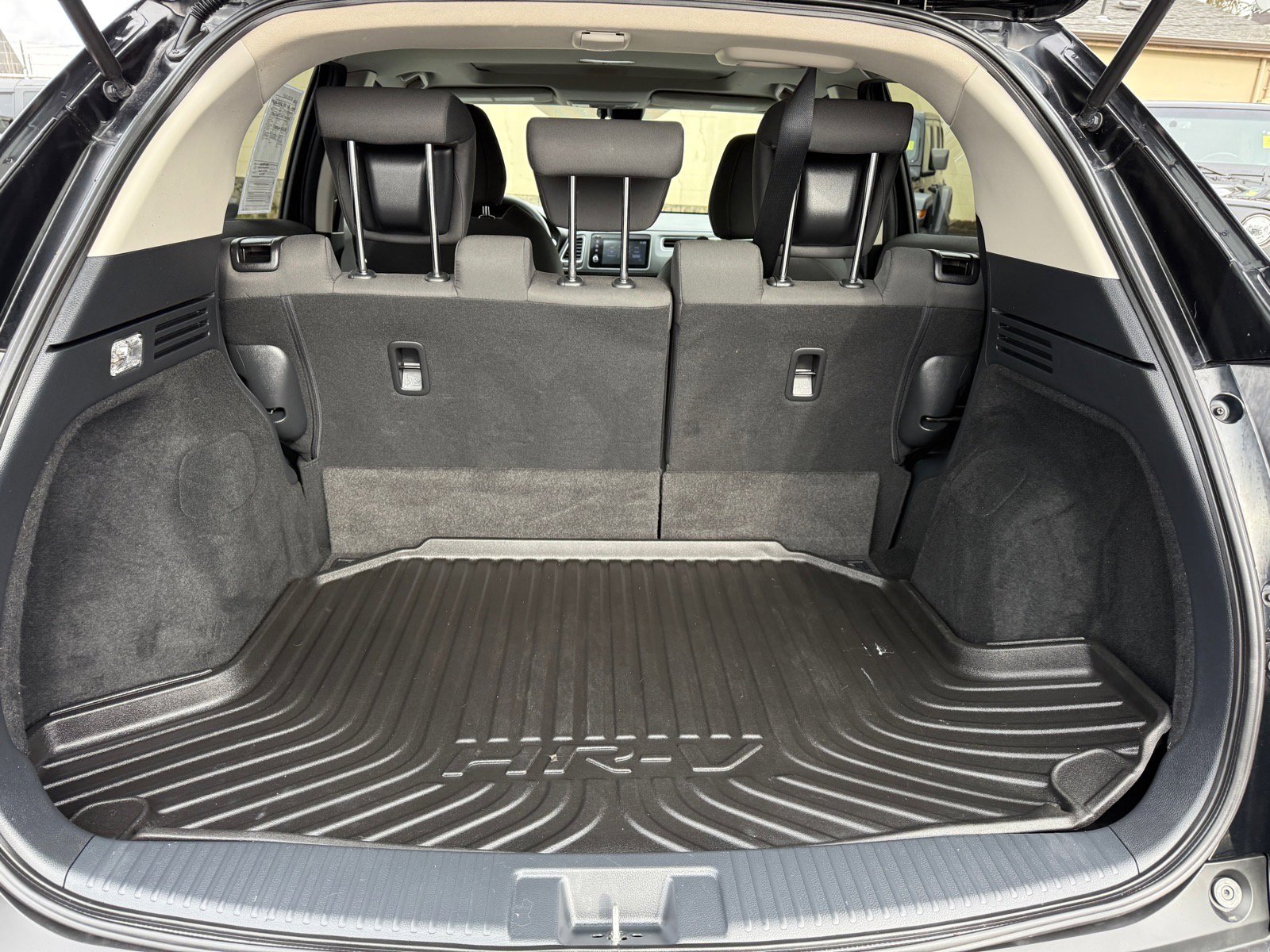 Used 2020 Honda HR-V EX image 8