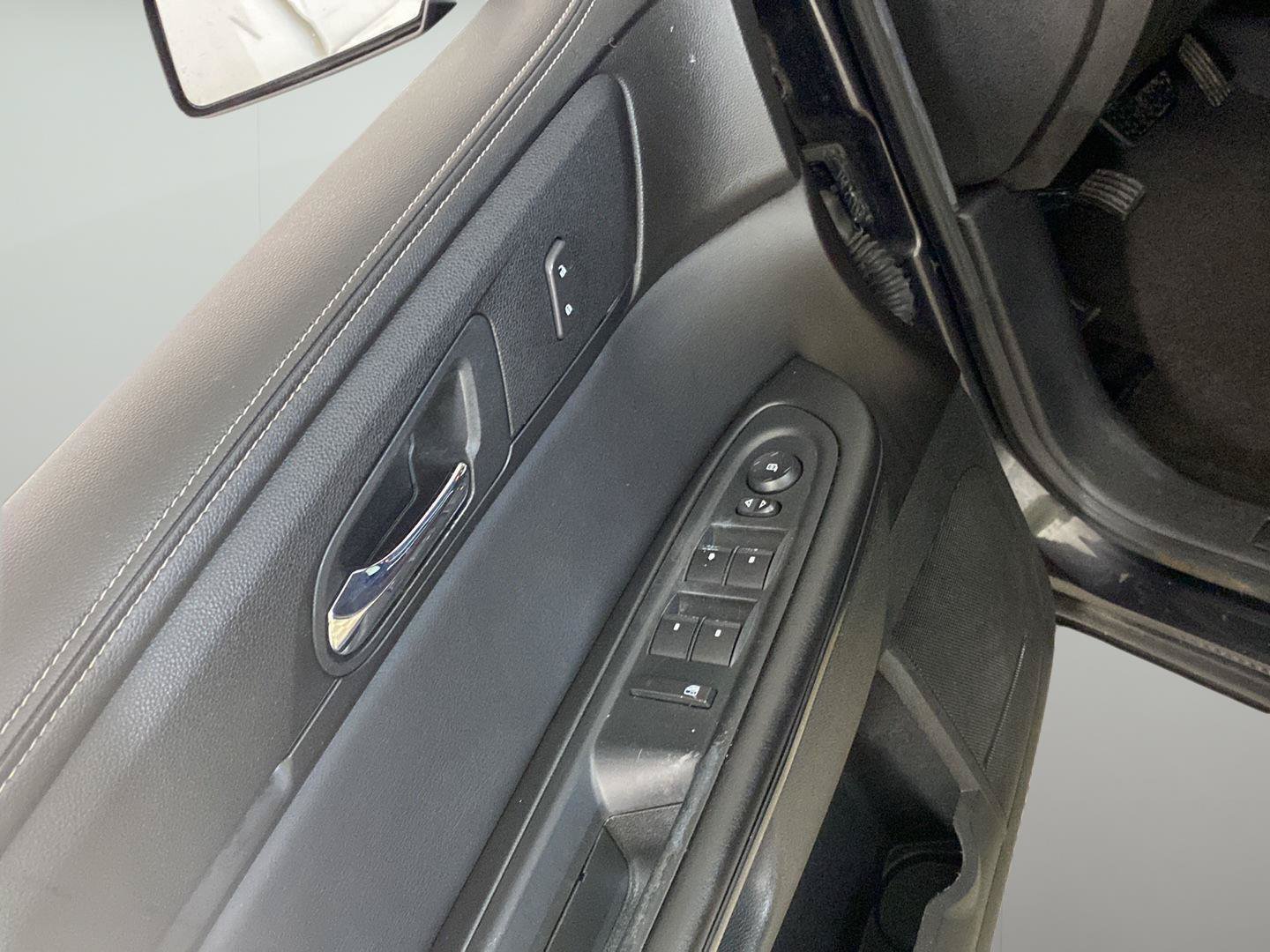 Used 2015 Chevrolet Traverse LT w/ Style and Technology Package AWD/4WD image 12