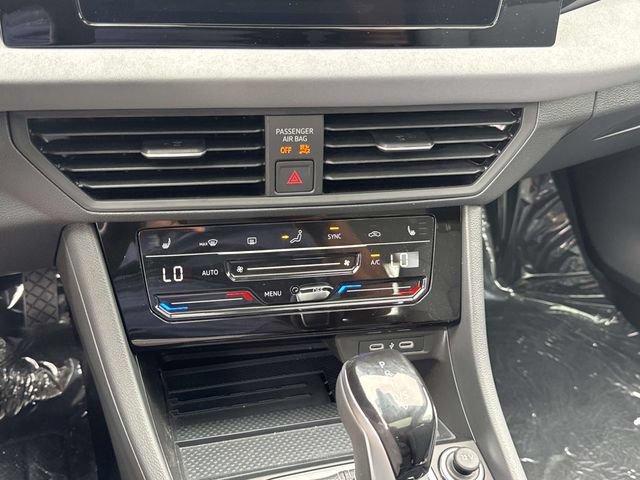 New 2026 Volkswagen Jetta SE FWD image 21