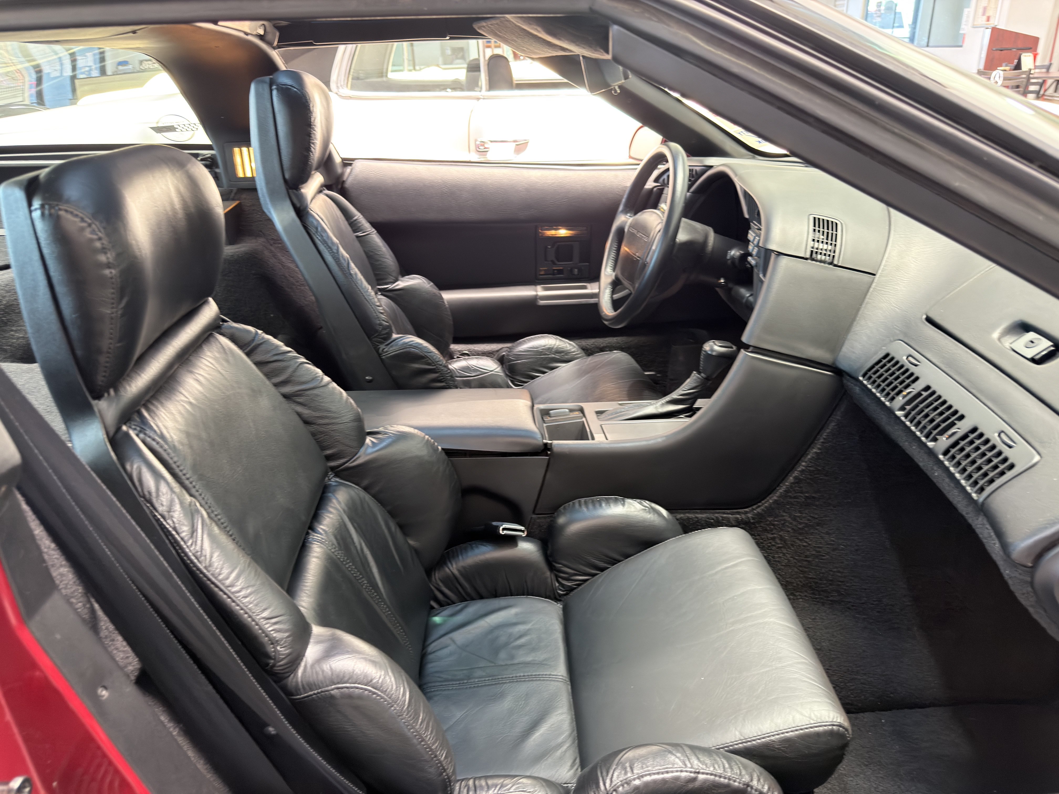 Used 1991 Chevrolet Corvette Coupe RWD image 10